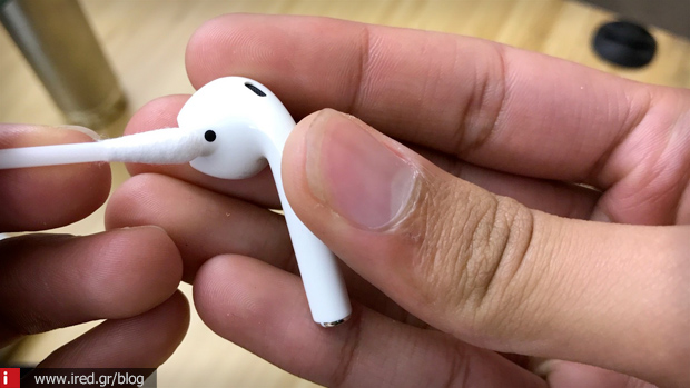 Μπατονέτα καθάρισμα AirPods